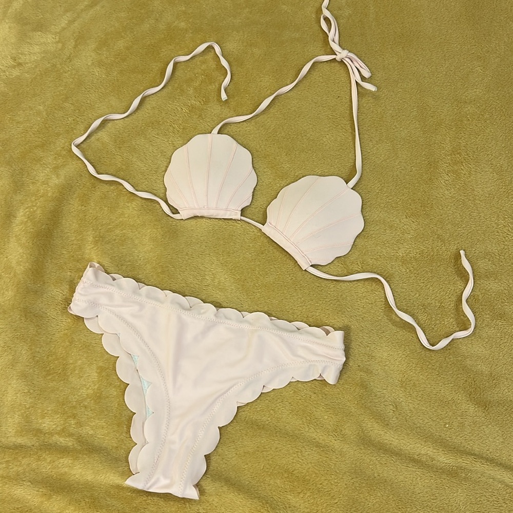 Light pink shell bikini